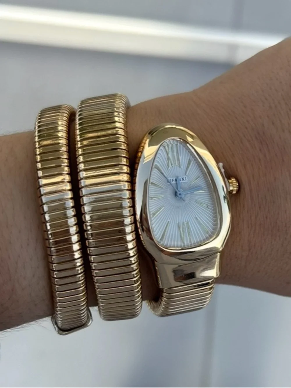 Serpenti-Inspired Gold Tone Women's Bracelet Watch